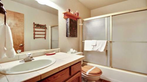 Flat Top 3 Two-bedroom Home