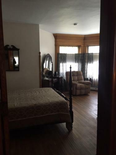 Bed & Breakfast Victorian Charm Inn