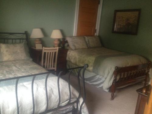 Bed & Breakfast Victorian Charm Inn