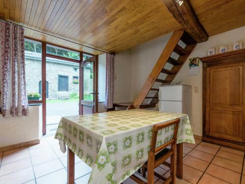 Lodge Holiday Home Moulin de Vellereux Mabompre