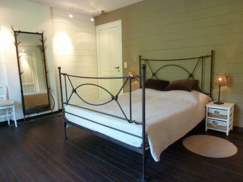 Holiday Home Le Manoir Hastiere Par Dela