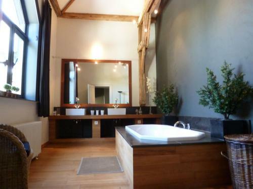 Holiday Home Le Manoir Hastiere Par Dela