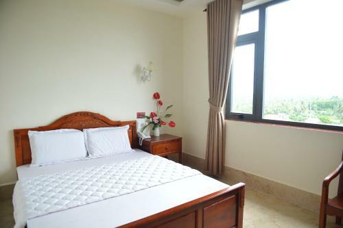 Riverside Cai Be Hotel