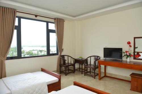 Riverside Cai Be Hotel