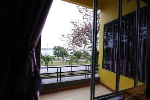 Geminai Hotel & Caf�