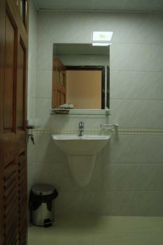 Jeanne Hotel