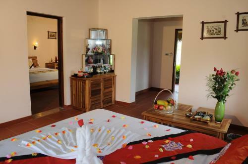Hotel Cucphuong Resort