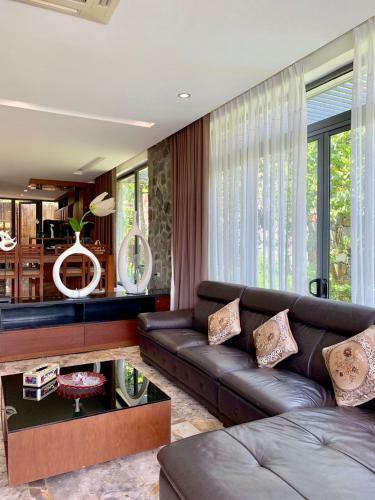 Flamingo Happy Villa Owner
