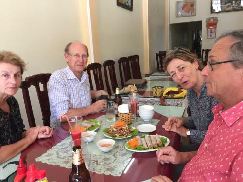 Hoa Luan Restaurant Hostel