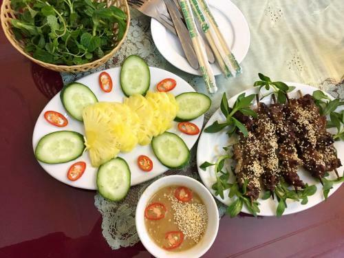 Hoa Luan Restaurant Hostel