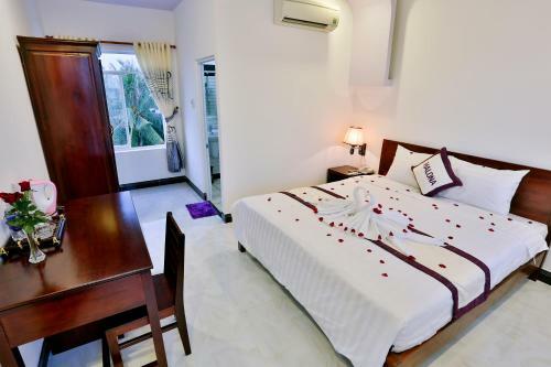 Halona Hotel