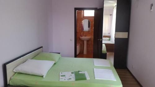 Hostal Guest House U Larisy
