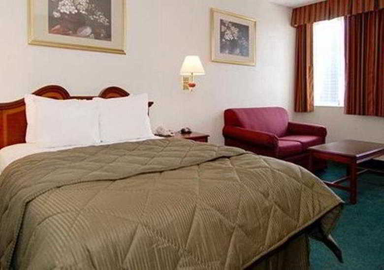 Hotel Baronne Inn And Suites
