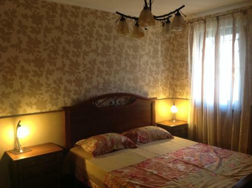 Hostal D'emil Guest House