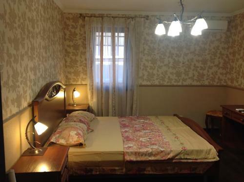 Hostal D'emil Guest House