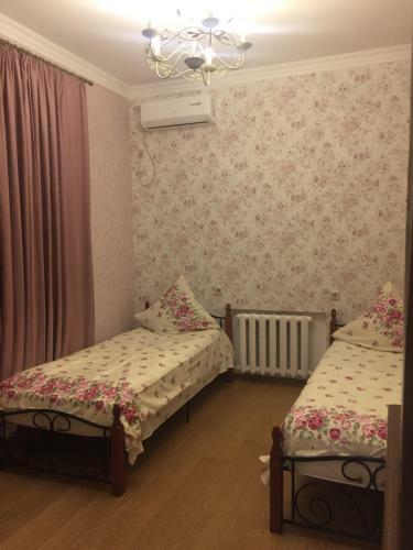 Hostal D'emil Guest House