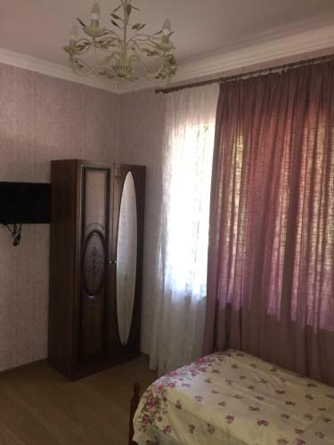 Hostal D'emil Guest House