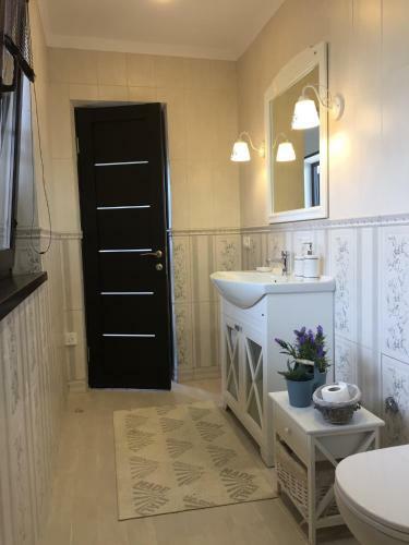 Hostal D'emil Guest House