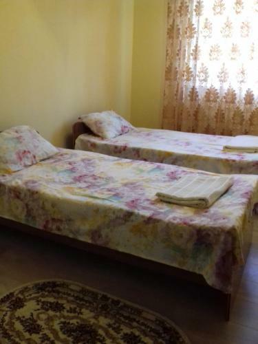 Hostal Guesthouse Aza&karlen