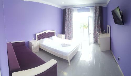 San-lora Hotel