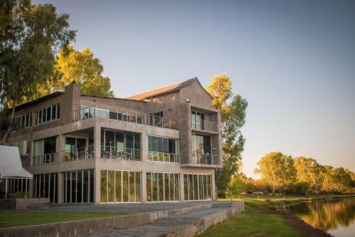 Hostal Broadwater River Estate