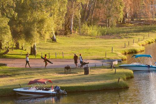 Hostal Broadwater River Estate