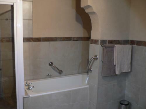 Carnarvon Dale Lodge ? Amakhala Game Reserve