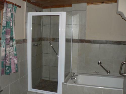 Carnarvon Dale Lodge ? Amakhala Game Reserve