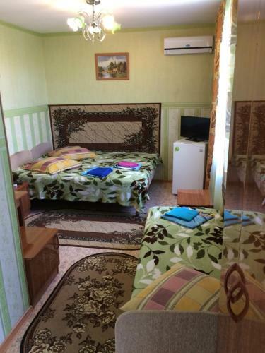 Hostal Nadezhda Guest House