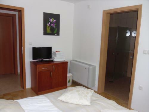 Hostal Gostilna In Preno?i??e Kocjan