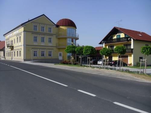 Hostal Gostilna In Preno?i??e Kocjan