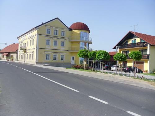 Hostal Gostilna In Preno?i??e Kocjan