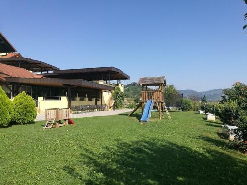 Hostal Gostilna In Preno?i??e Kocjan