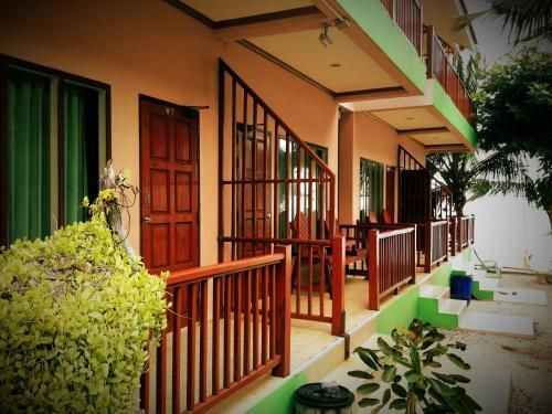 Hostal Mr. Black Resort