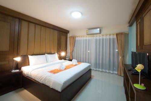 Bees Smile Hotel