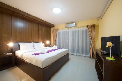 Bees Smile Hotel
