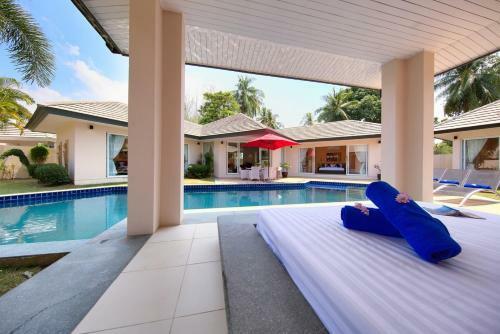 Lipa Talay Neung - 3 Bedroom Beach Side Villa
