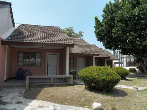 Hotel Cha-am Royal Beach