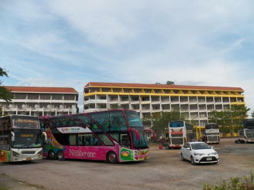 Hotel Cha-am Royal Beach