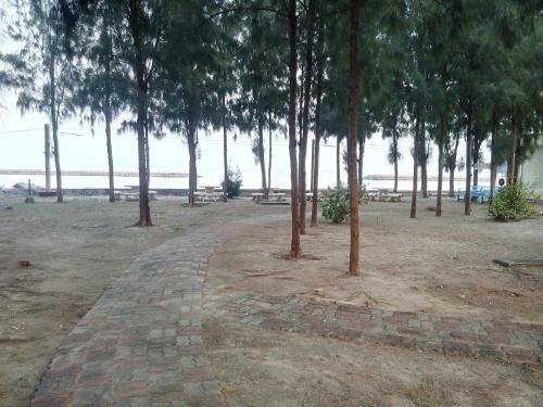 Hotel Cha-am Royal Beach