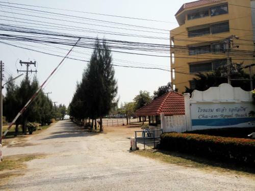 Hotel Cha-am Royal Beach