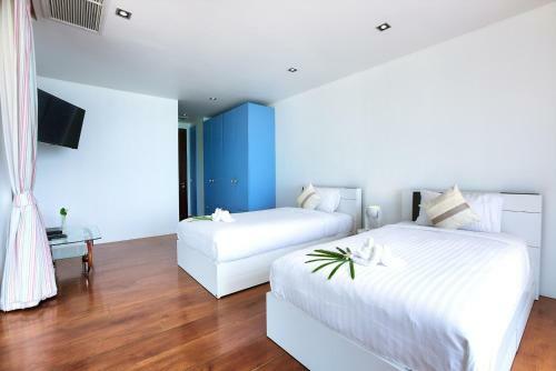 Villa U - Beachfront Haven