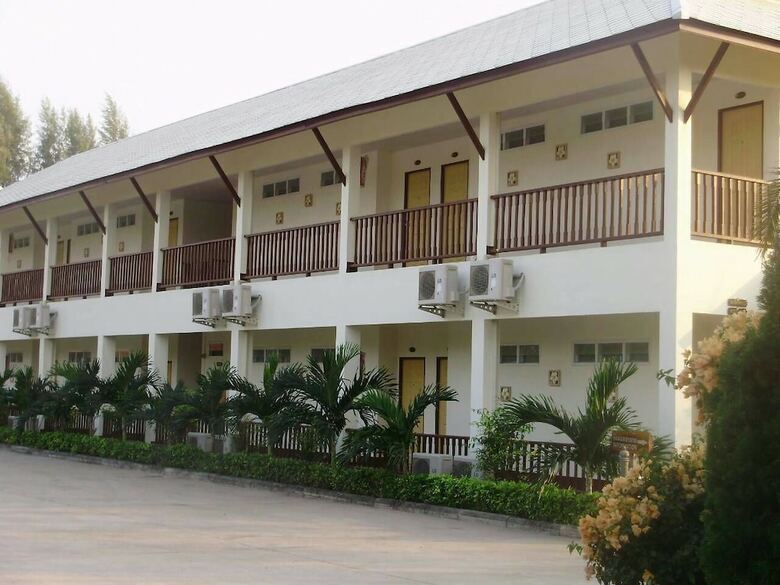 Chaolao Tosang Beach Hotel