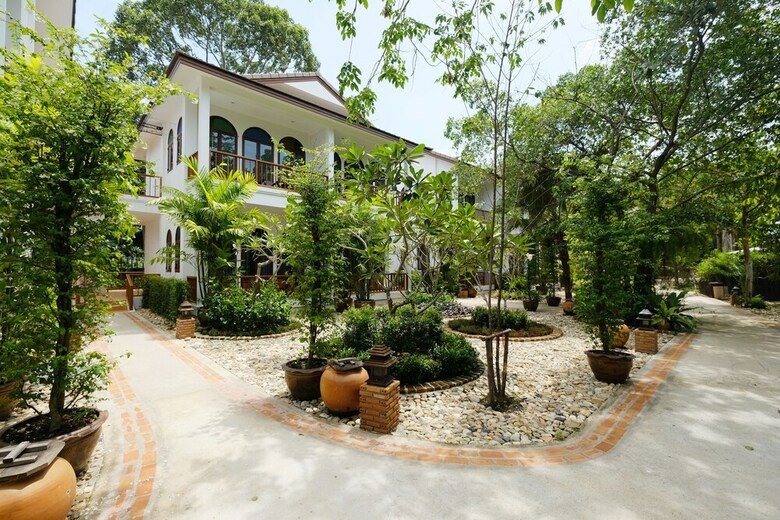 Hotel Baan Imm Sook Resort