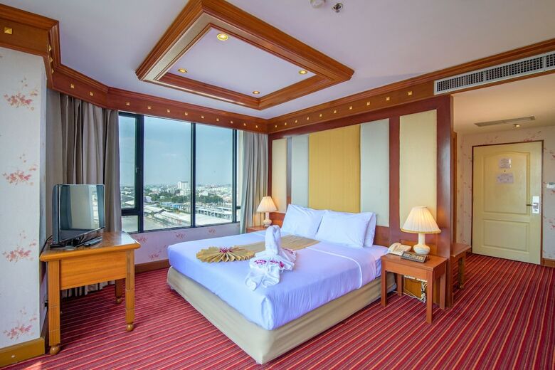 Alexander Hotel