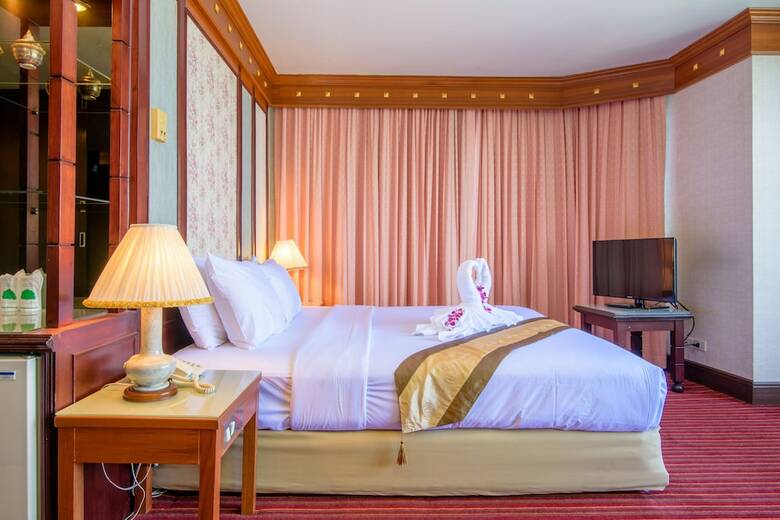 Alexander Hotel