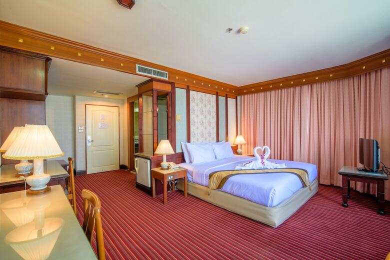 Alexander Hotel