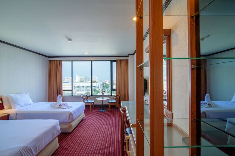 Alexander Hotel