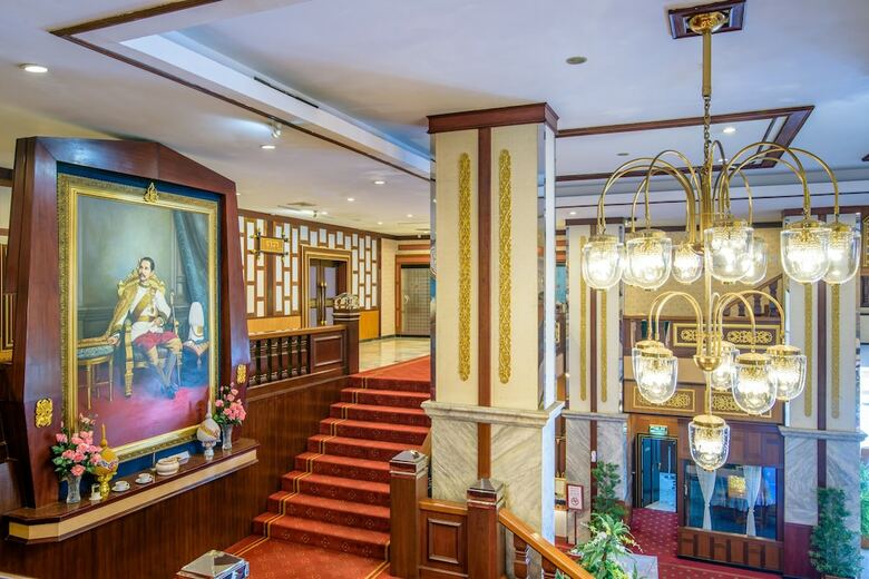 Alexander Hotel