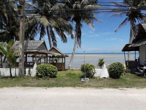 Beach View Holiday House